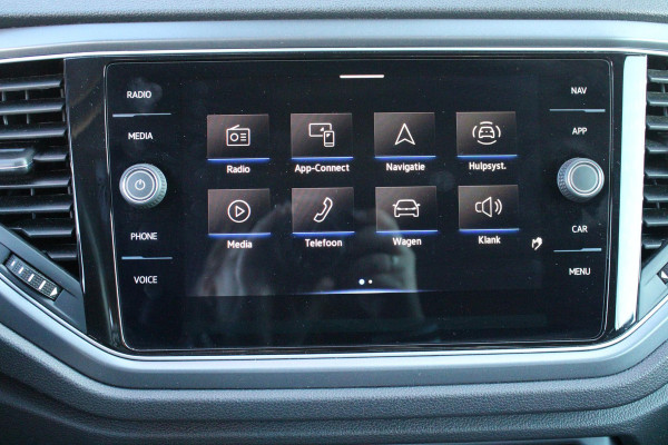 Volkswagen T-Roc Cabrio 1.5 TSI 150PK AUTOMAAT R-LINE | VIRTUAL COCKPIT | STOEL/STUUR VERWARMING | 19" LICHTMETALEN VELGEN | FULL LED KOPLAMPEN | DODEHOEK DETECTIE | ADAPTIVE CRUISE CONTROL | KEYLESS ENTRY/START | PARKEERSENSOREN VOOR EN ACHTER | ACHTERUITRIJ CAMERA | LEDEREN BEKLEDING | DAB+ RADIO | NAVIGATIE | APPLE CARPLAY/ANDROID AUTO |