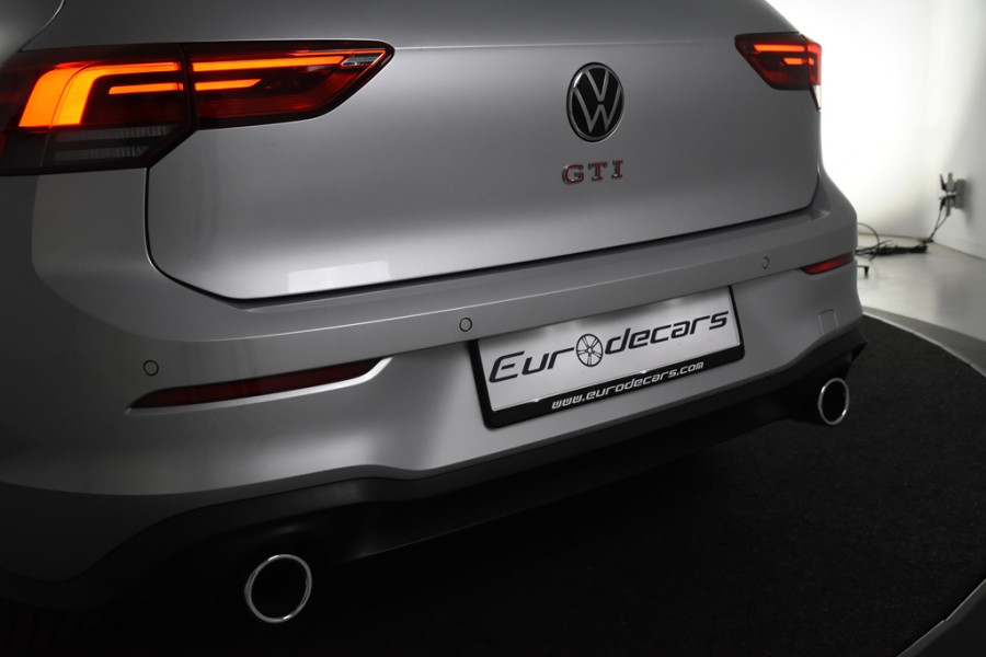 Volkswagen Golf VIII 2.0 TSI GTI *Navigatie*Keyless*Stoelverwarming*Park assist*