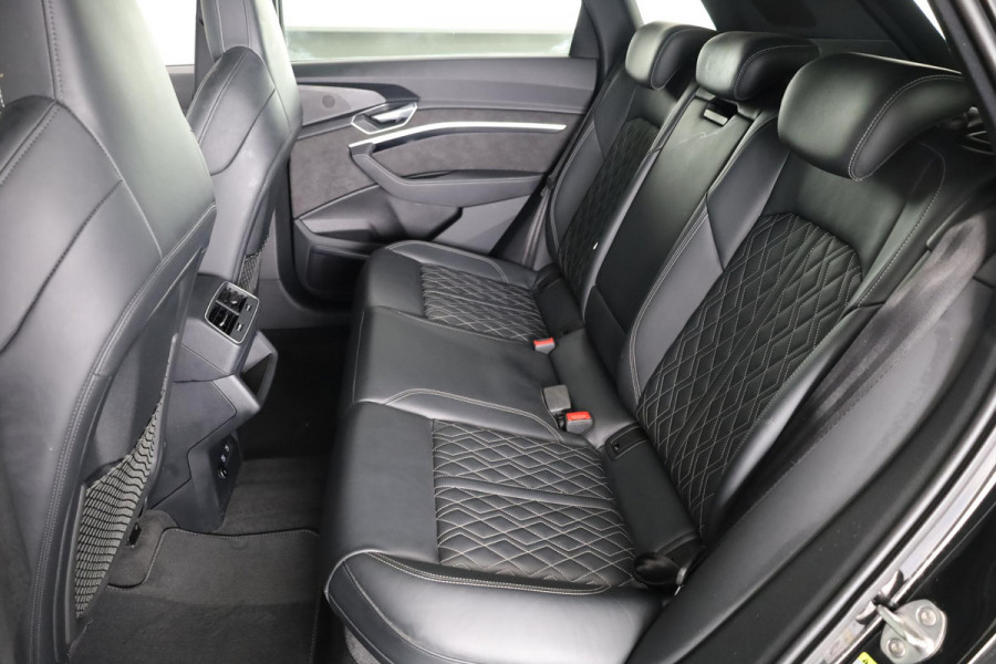 Audi e-tron S quattro 95 kWh 503pk | Panoramadak | Lederen bekleding "Valcona" | B&O Soundsystem | Elektrisch vertelbare voorstoelen met memory