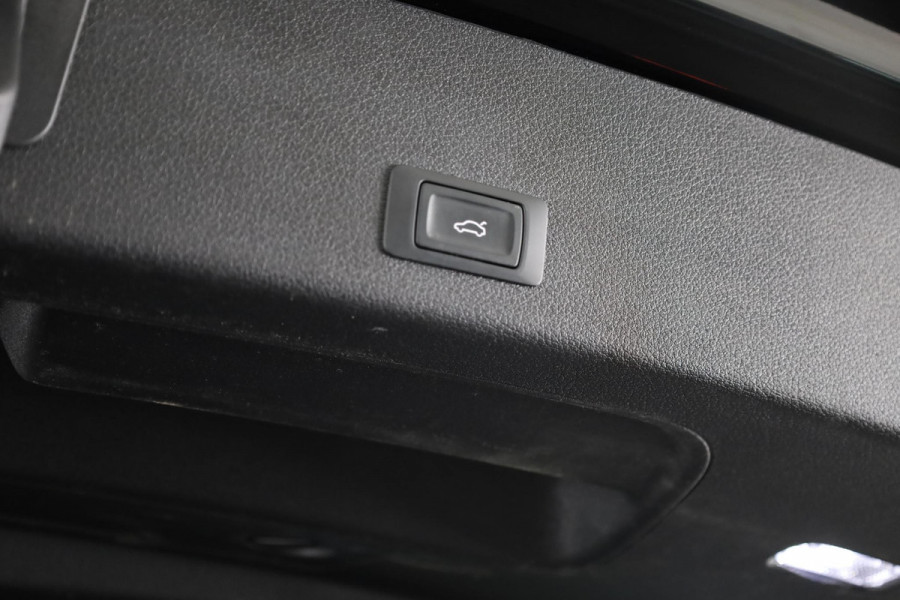 Audi e-tron S quattro 95 kWh 503pk | Panoramadak | Lederen bekleding "Valcona" | B&O Soundsystem | Elektrisch vertelbare voorstoelen met memory