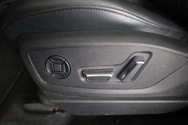 Audi e-tron S quattro 95 kWh 503pk | Panoramadak | Lederen bekleding "Valcona" | B&O Soundsystem | Elektrisch vertelbare voorstoelen met memory