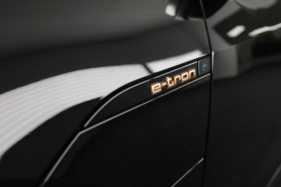 Audi e-tron S quattro 95 kWh 503pk | Panoramadak | Lederen bekleding "Valcona" | B&O Soundsystem | Elektrisch vertelbare voorstoelen met memory