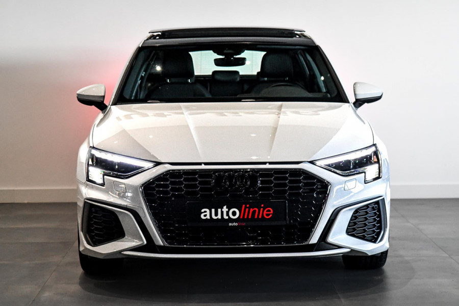 Audi A3 Sportback 40 TFSI e S-Line. Pano, Keyless, Camera, Matrix, Dodeh, CarPlay!