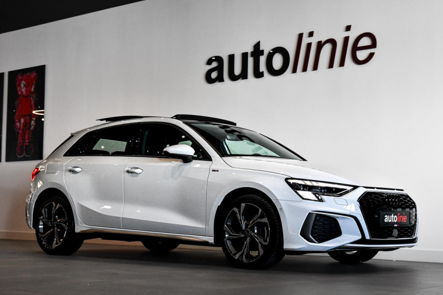 Audi A3 Sportback 40 TFSI e S-Line. Pano, Keyless, Camera, Matrix, Dodeh, CarPlay!