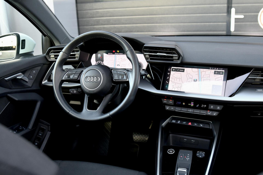 Audi A3 Sportback 40 TFSI e S-Line. Pano, Keyless, Camera, Matrix, Dodeh, CarPlay!
