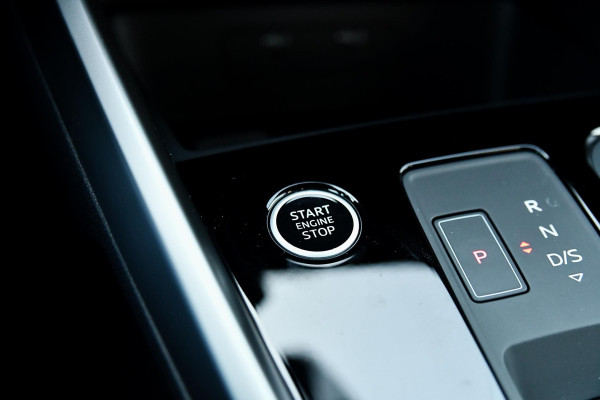 Audi A3 Sportback 40 TFSI e S-Line. Pano, Keyless, Camera, Matrix, Dodeh, CarPlay!