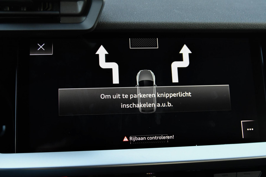 Audi A3 Sportback 40 TFSI e S-Line. Pano, Keyless, Camera, Matrix, Dodeh, CarPlay!