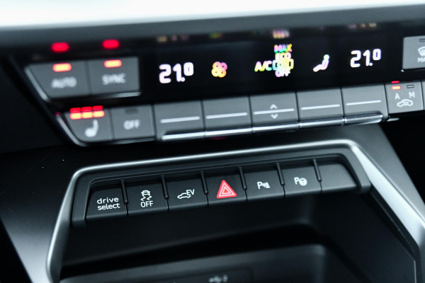 Audi A3 Sportback 40 TFSI e S-Line. Pano, Keyless, Camera, Matrix, Dodeh, CarPlay!