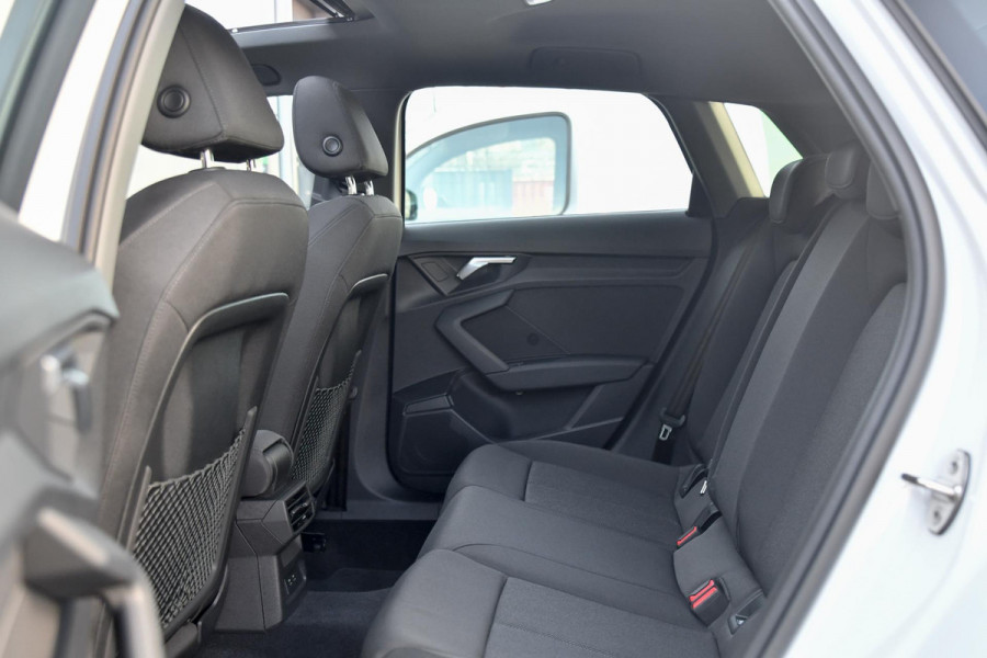 Audi A3 Sportback 40 TFSI e S-Line. Pano, Keyless, Camera, Matrix, Dodeh, CarPlay!