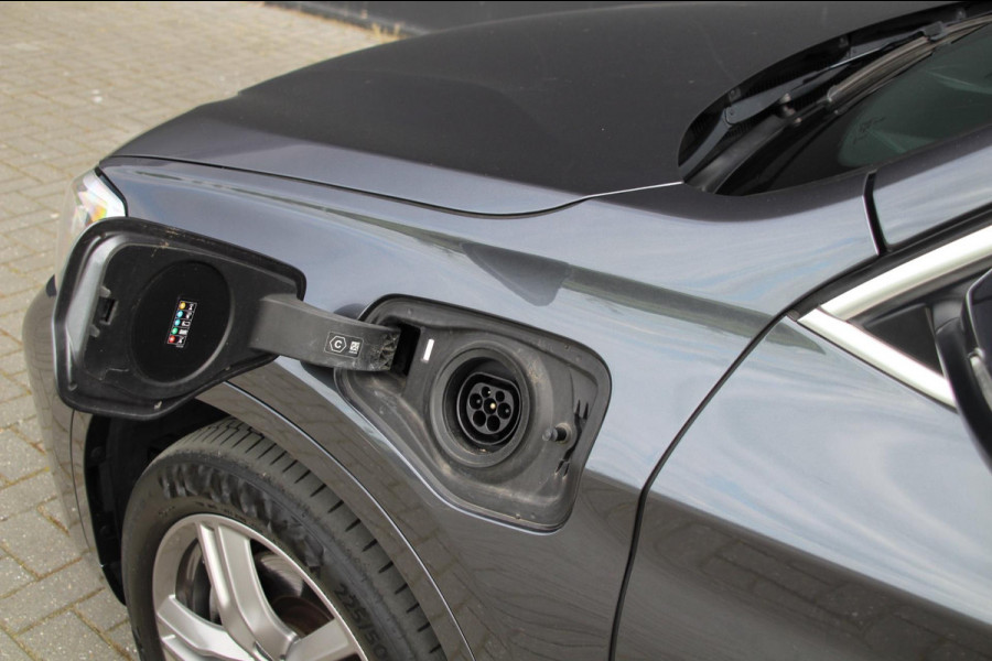 BMW X1 XDrive25e M-sport | Pano | Trekhaak | Navi