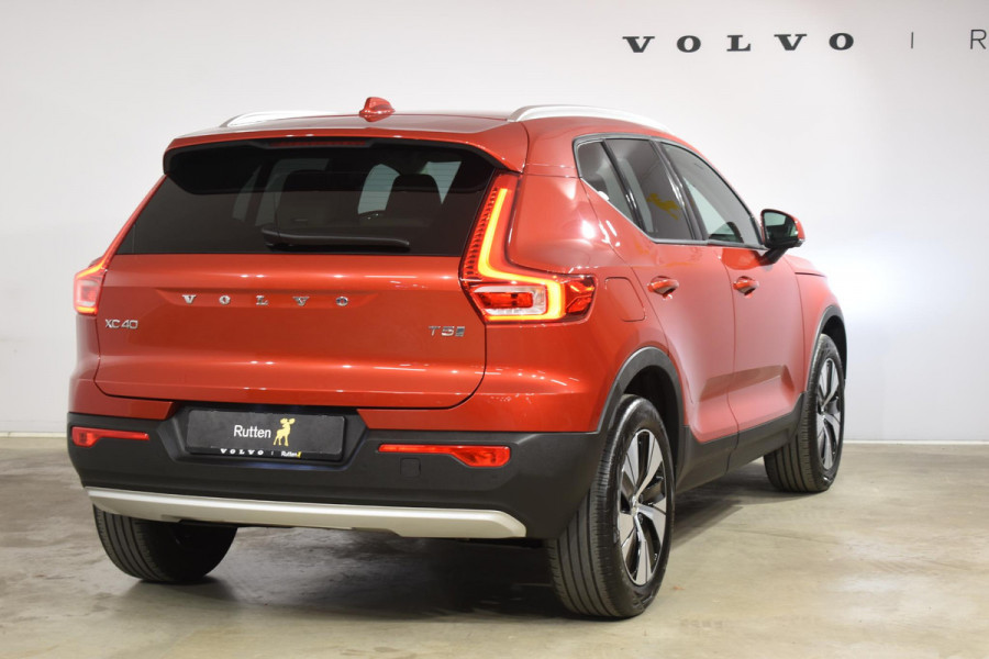 Volvo XC40 T5 262PK Automaat Twin Engine Momentum Pro / Leer / Park assist v+a / Achteruitrijcamera / Elektrische achterklep / Donker getint glas / Apple Carplay/Android Auto