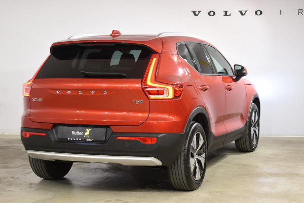 Volvo XC40 T5 262PK Automaat Twin Engine Momentum Pro / Leer / Park assist v+a / Achteruitrijcamera / Elektrische achterklep / Donker getint glas / Apple Carplay/Android Auto