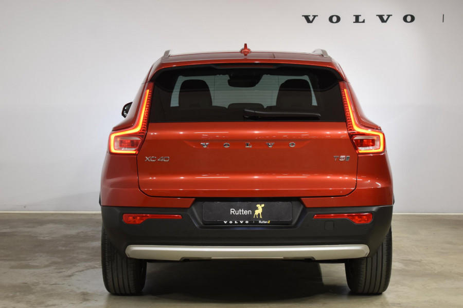 Volvo XC40 T5 262PK Automaat Twin Engine Momentum Pro / Leer / Park assist v+a / Achteruitrijcamera / Elektrische achterklep / Donker getint glas / Apple Carplay/Android Auto