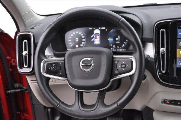 Volvo XC40 T5 262PK Automaat Twin Engine Momentum Pro / Leer / Park assist v+a / Achteruitrijcamera / Elektrische achterklep / Donker getint glas / Apple Carplay/Android Auto