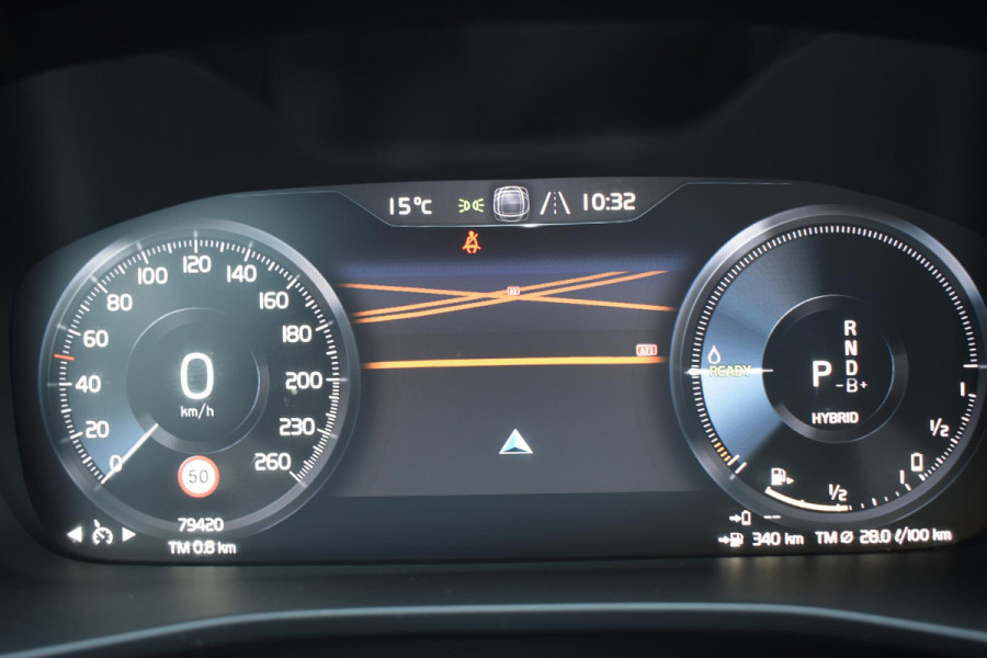 Volvo XC40 T5 262PK Automaat Twin Engine Momentum Pro / Leer / Park assist v+a / Achteruitrijcamera / Elektrische achterklep / Donker getint glas / Apple Carplay/Android Auto