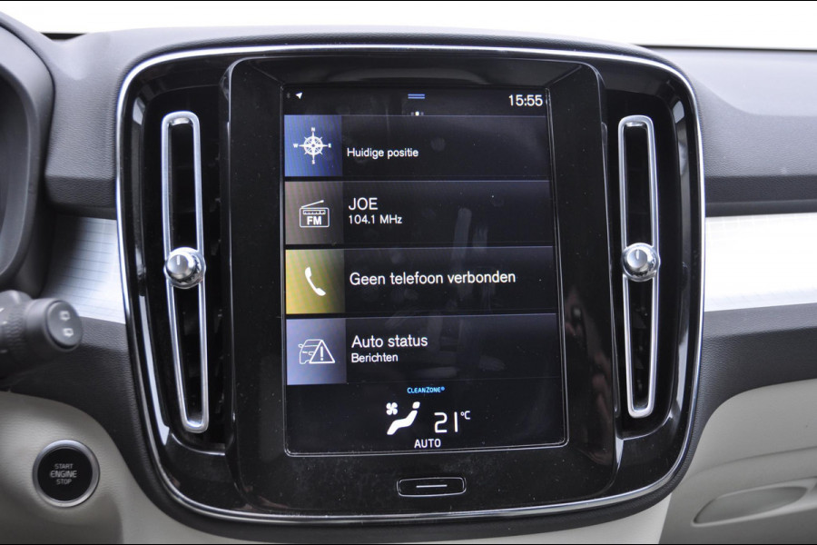 Volvo XC40 T5 262PK Automaat Twin Engine Momentum Pro / Leer / Park assist v+a / Achteruitrijcamera / Elektrische achterklep / Donker getint glas / Apple Carplay/Android Auto