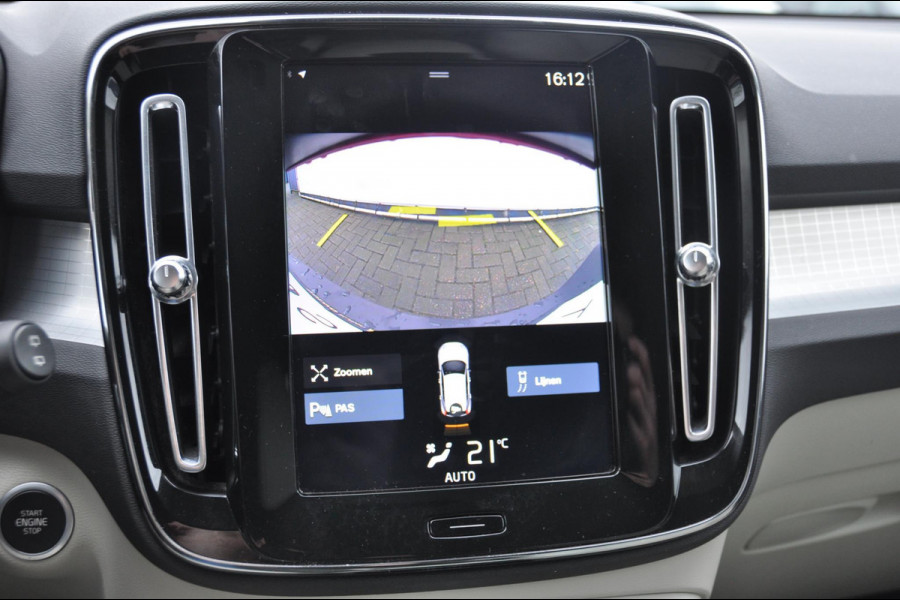 Volvo XC40 T5 262PK Automaat Twin Engine Momentum Pro / Leer / Park assist v+a / Achteruitrijcamera / Elektrische achterklep / Donker getint glas / Apple Carplay/Android Auto