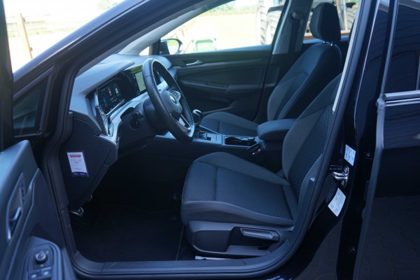 Volkswagen Golf VIII 1.0 TSI Active