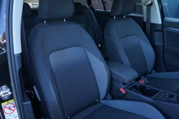 Volkswagen Golf VIII 1.0 TSI Active