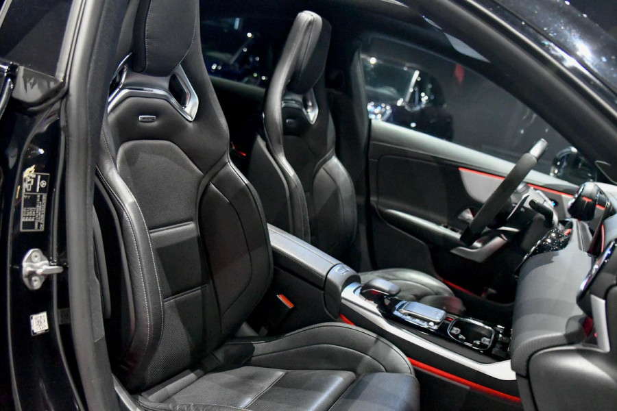 Mercedes-Benz CLA-Klasse AMG 45 S 4MATIC+. Schaal, Perf stuur, Pano, Koeling, Distro+, 360, Burm, Keyless, Btw, Dodeh, Multib!