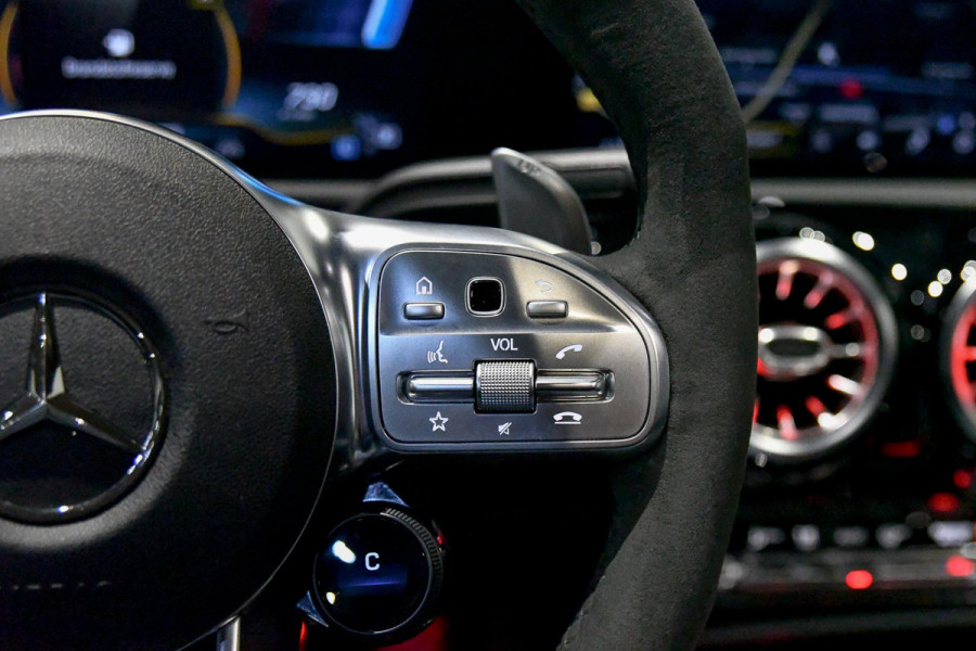 Mercedes-Benz CLA-Klasse AMG 45 S 4MATIC+. Schaal, Perf stuur, Pano, Koeling, Distro+, 360, Burm, Keyless, Btw, Dodeh, Multib!