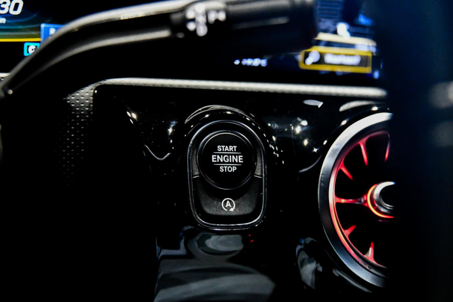 Mercedes-Benz CLA-Klasse AMG 45 S 4MATIC+. Schaal, Perf stuur, Pano, Koeling, Distro+, 360, Burm, Keyless, Btw, Dodeh, Multib!