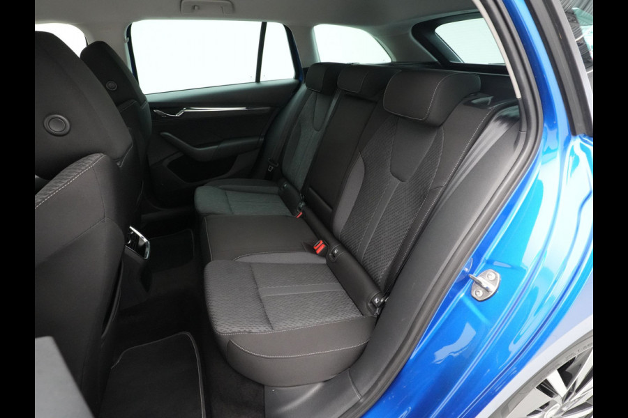Škoda Octavia Combi 1.4 TSI 204pk iV PHEV Style First Edition Navigatie Camera Matrix Led Stoelverwarming