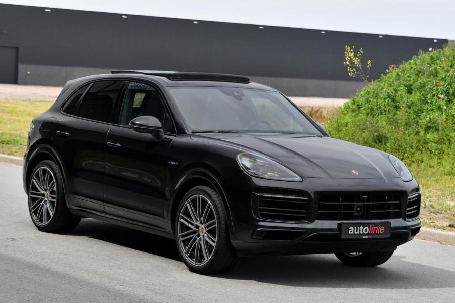 Porsche Cayenne 3.0 E-Hybrid. Sport Design, Chrono, Pano, Luchtv, 18 Weg, ACC, 360, Keyless, Bose, Trekh, CarPlay!