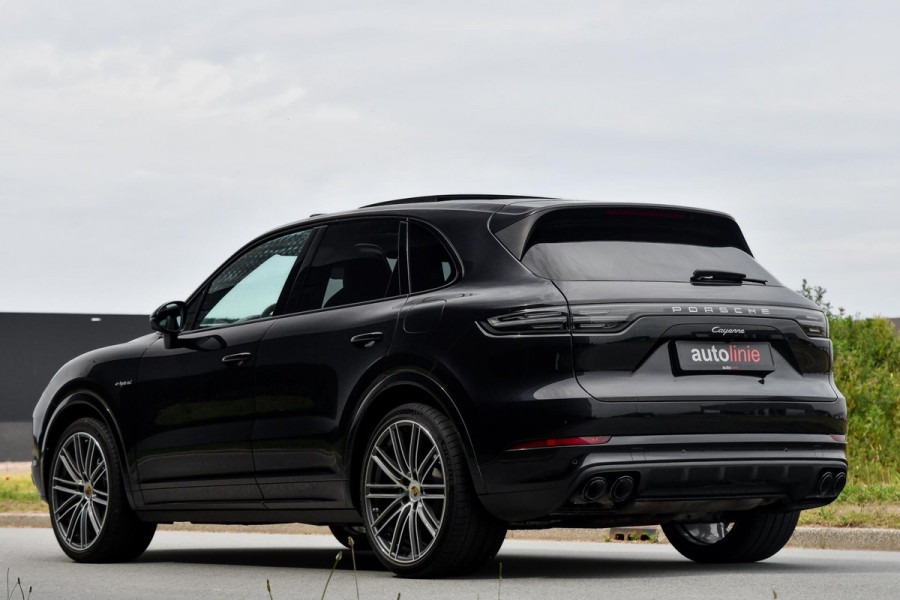 Porsche Cayenne 3.0 E-Hybrid. Sport Design, Chrono, Pano, Luchtv, 18 Weg, ACC, 360, Keyless, Bose, Trekh, CarPlay!