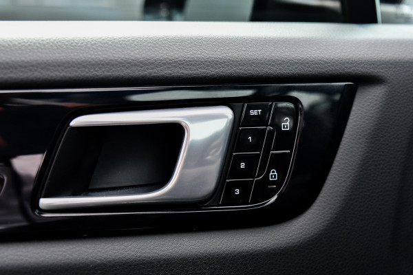 Porsche Cayenne 3.0 E-Hybrid. Sport Design, Chrono, Pano, Luchtv, 18 Weg, ACC, 360, Keyless, Bose, Trekh, CarPlay!
