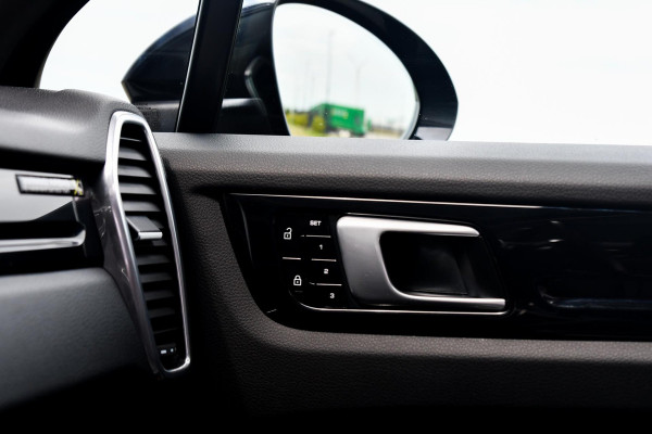 Porsche Cayenne 3.0 E-Hybrid. Sport Design, Chrono, Pano, Luchtv, 18 Weg, ACC, 360, Keyless, Bose, Trekh, CarPlay!