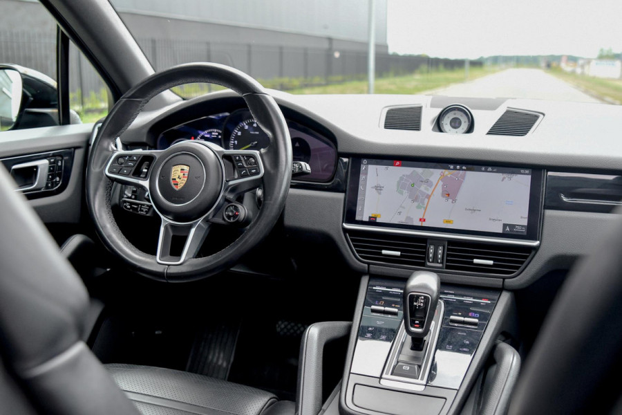 Porsche Cayenne 3.0 E-Hybrid. Sport Design, Chrono, Pano, Luchtv, 18 Weg, ACC, 360, Keyless, Bose, Trekh, CarPlay!