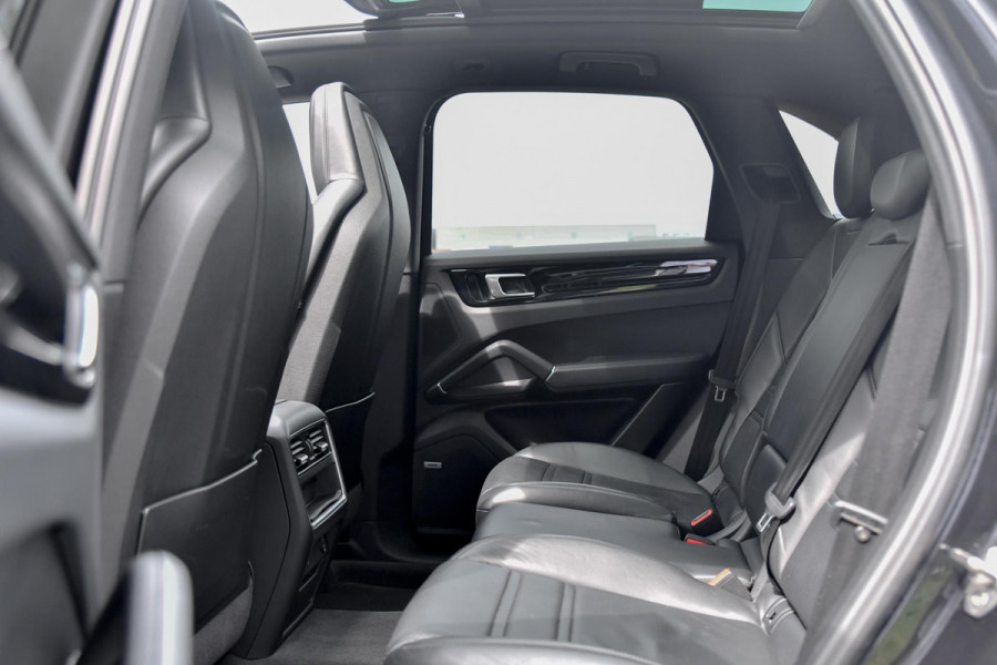 Porsche Cayenne 3.0 E-Hybrid. Sport Design, Chrono, Pano, Luchtv, 18 Weg, ACC, 360, Keyless, Bose, Trekh, CarPlay!