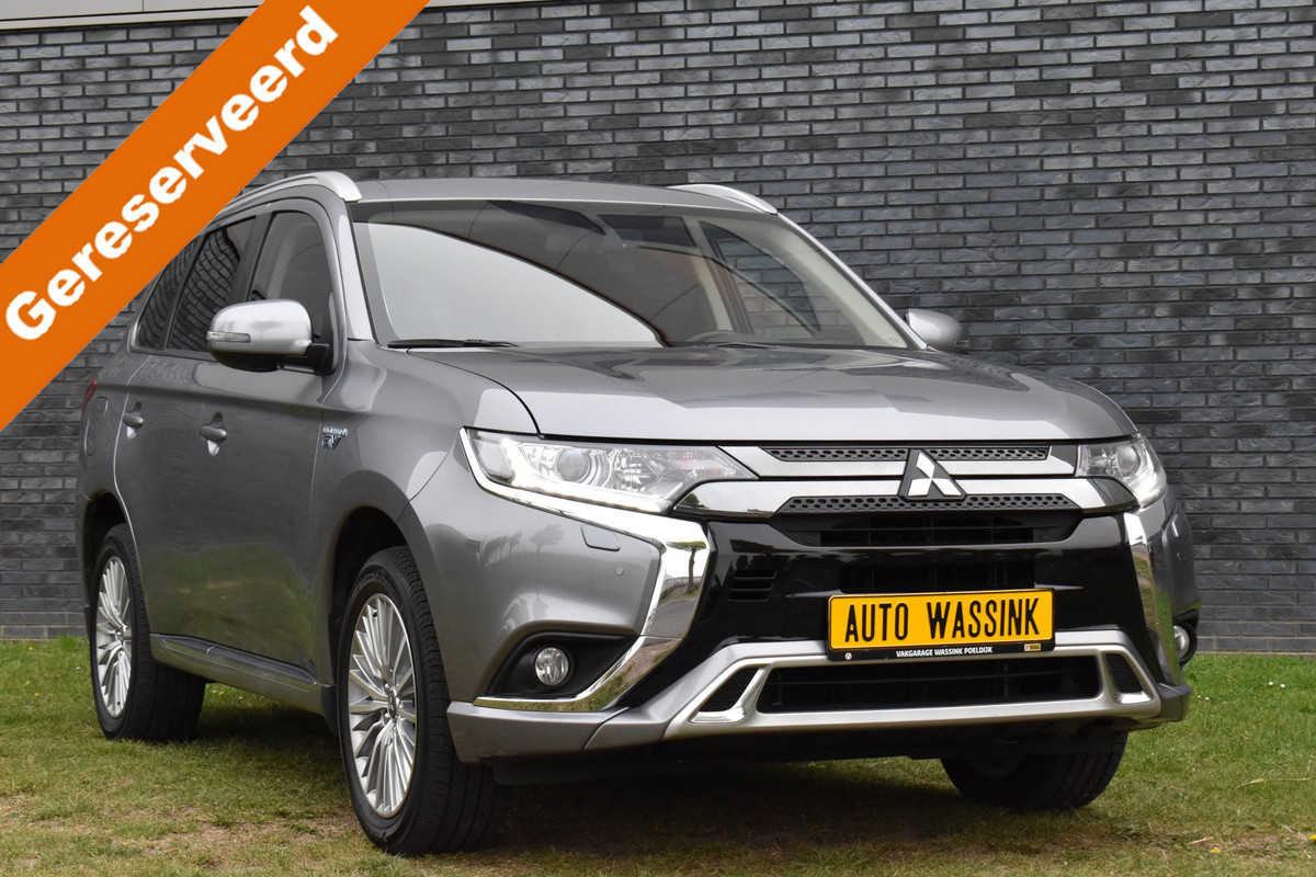 Mitsubishi Outlander 2.4 PHEV Navi/Alcantara-Leder/Camera/Pdc/Standkachel/Trekhaak/Etc.! Mitsubishi Outlander 2.4 PHEV Navi/Alcantara-Leder/Camera/Pdc/Standkachel/Trekhaak/Etc.!