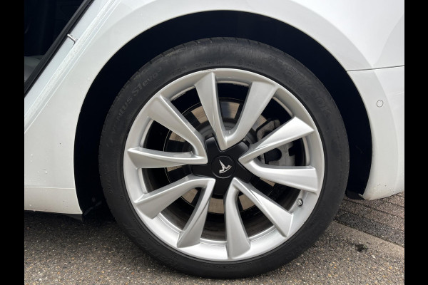 Tesla Model 3 Standard RWD Plus 60 kWh AUTOPILOT | LEDER | RIJKLAAR INCL. 12 MND. BOVAGGARANTIE