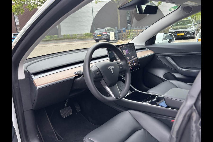 Tesla Model 3 Standard RWD Plus 60 kWh AUTOPILOT | LEDER | RIJKLAAR INCL. 12 MND. BOVAGGARANTIE