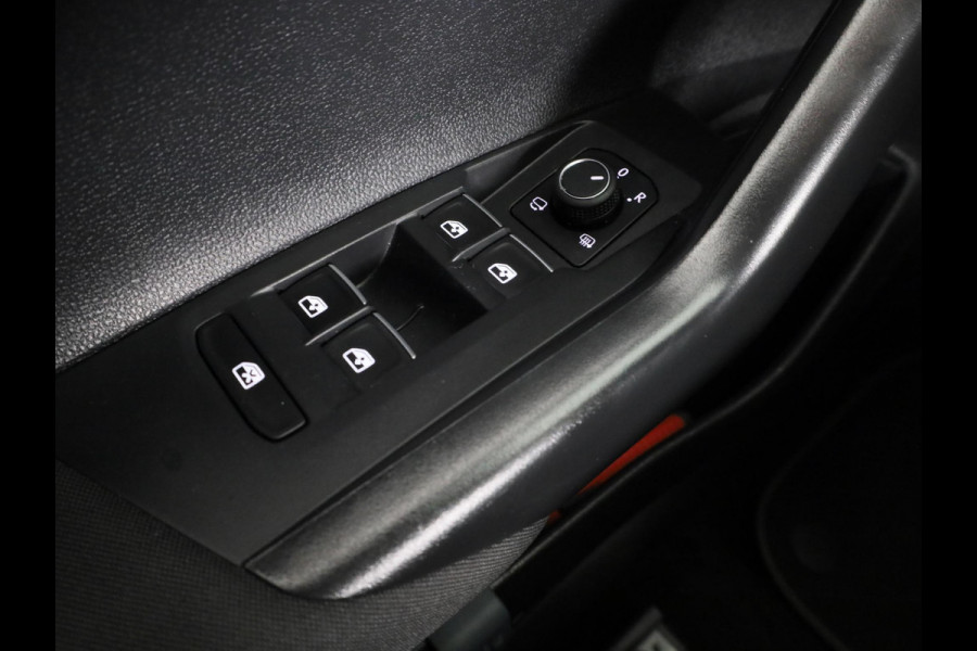 Volkswagen Polo 1.0 TSI R-Line Business | Camera | Clima | Stoelverwarming | Navigatie |