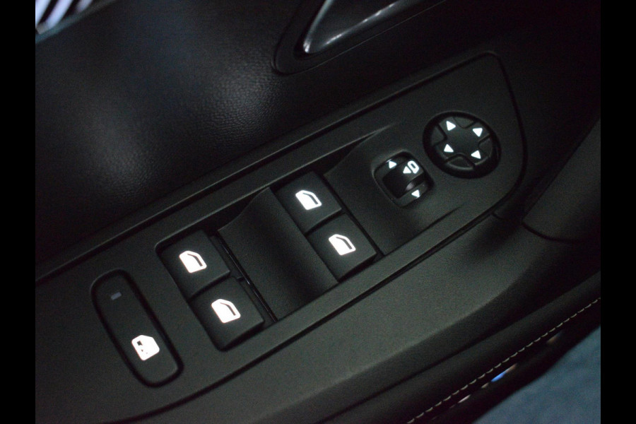 Peugeot 2008 1.2 PureTech 100 Allure ACHTERUITRIJCAMERA MET SENSOREN | NAVIGATIE & CARPLAY | E.C.C. |