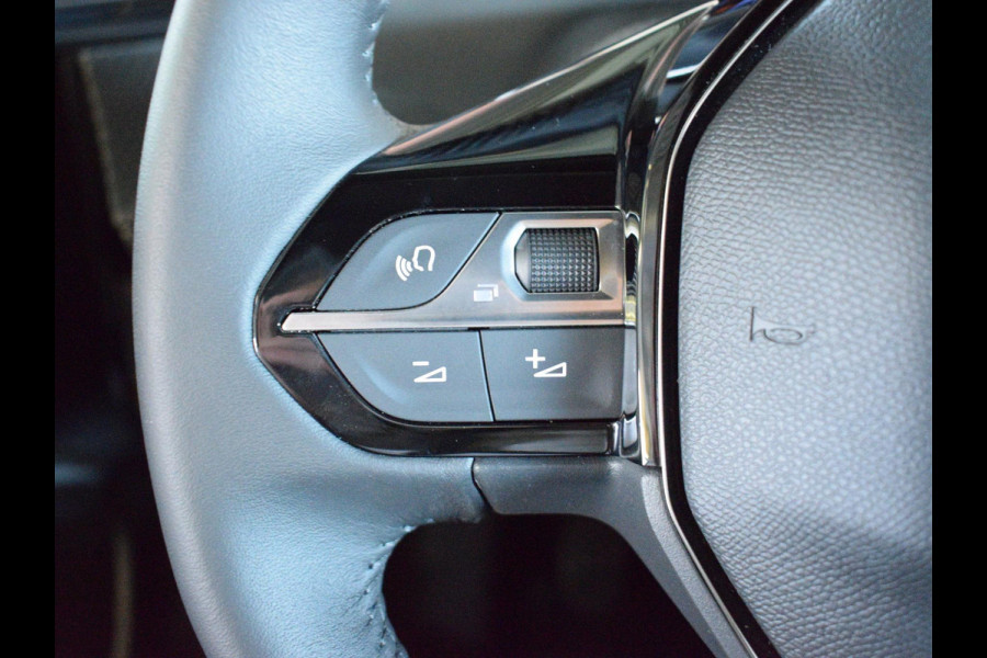 Peugeot 2008 1.2 PureTech 100 Allure ACHTERUITRIJCAMERA MET SENSOREN | NAVIGATIE & CARPLAY | E.C.C. |