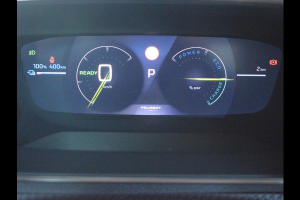 Peugeot e-2008 EV GT Avantage 54 kWh ACHTERUITRIJCAMERA MET SENSOREN | NAVIGATIE & CARPLAY | E.C.C. | VERWARMBARE STOELEN |