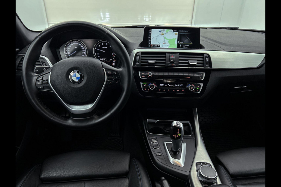 BMW 1-serie 118i Corporate Lease High Executive M-SportAutomaat (M-Pakket, GROOT-NAVIGATIE, STOELVERWARMING, DEALER ONDERHOUDEN)