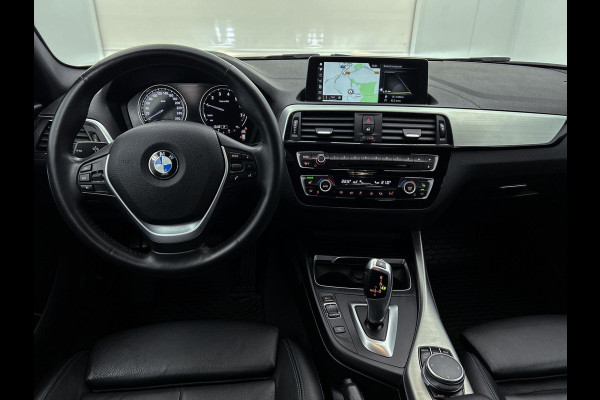 BMW 1-serie 118i Corporate Lease High Executive M-SportAutomaat (M-Pakket, GROOT-NAVIGATIE, STOELVERWARMING, DEALER ONDERHOUDEN)