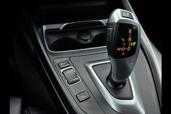 BMW 1-serie 118i Corporate Lease High Executive M-SportAutomaat (M-Pakket, GROOT-NAVIGATIE, STOELVERWARMING, DEALER ONDERHOUDEN)