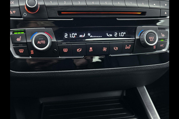 BMW 1-serie 118i Corporate Lease High Executive M-SportAutomaat (M-Pakket, GROOT-NAVIGATIE, STOELVERWARMING, DEALER ONDERHOUDEN)