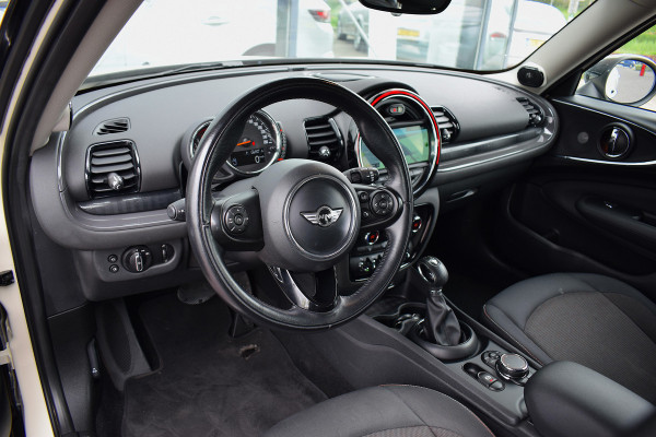MINI Clubman 1.5 Cooper Pepper Serious Business | Automaat | H/K | 17” LM | Cruise