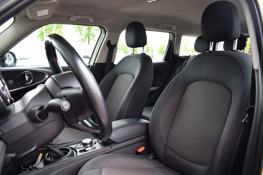 MINI Clubman 1.5 Cooper Pepper Serious Business | Automaat | H/K | 17” LM | Cruise