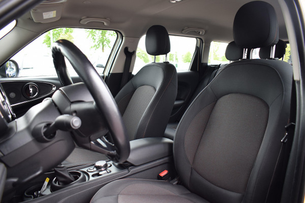 MINI Clubman 1.5 Cooper Pepper Serious Business | Automaat | H/K | 17” LM | Cruise