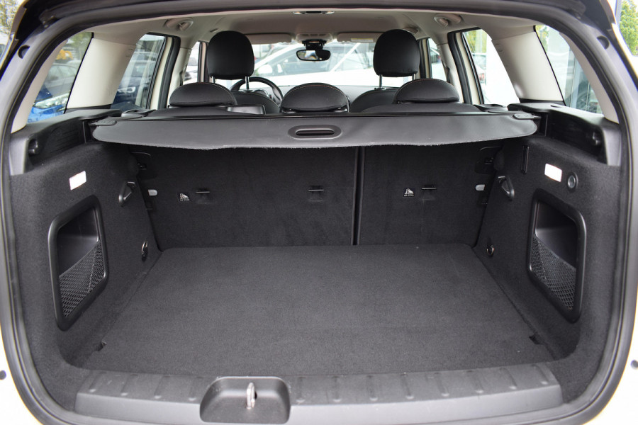 MINI Clubman 1.5 Cooper Pepper Serious Business | Automaat | H/K | 17” LM | Cruise