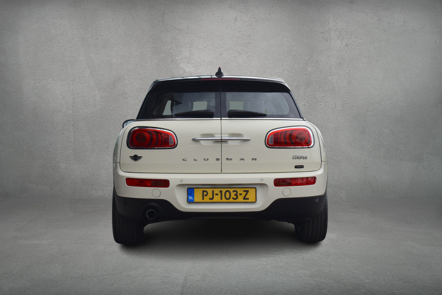 MINI Clubman 1.5 Cooper Pepper Serious Business | Automaat | H/K | 17” LM | Cruise