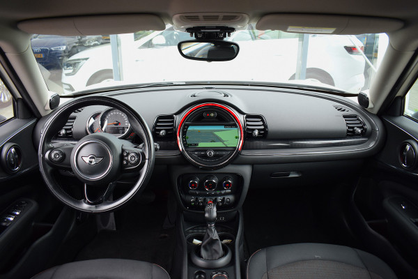 MINI Clubman 1.5 Cooper Pepper Serious Business | Automaat | H/K | 17” LM | Cruise